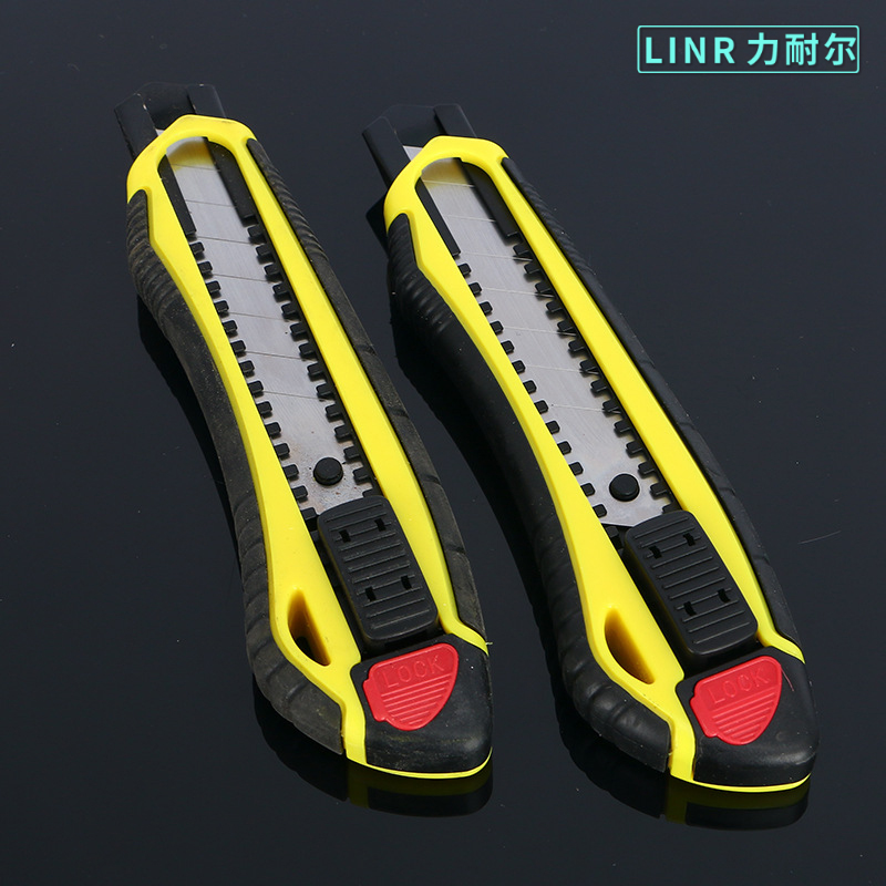 包膠單發(fā)大號美工刀18mm壁紙刀重型裁紙刀工具刀