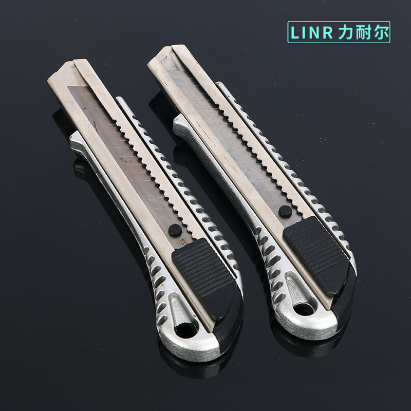 031單發(fā)塑料噴漆美工刀壁紙刀工具刀壁紙刀裁紙刀墻紙刀